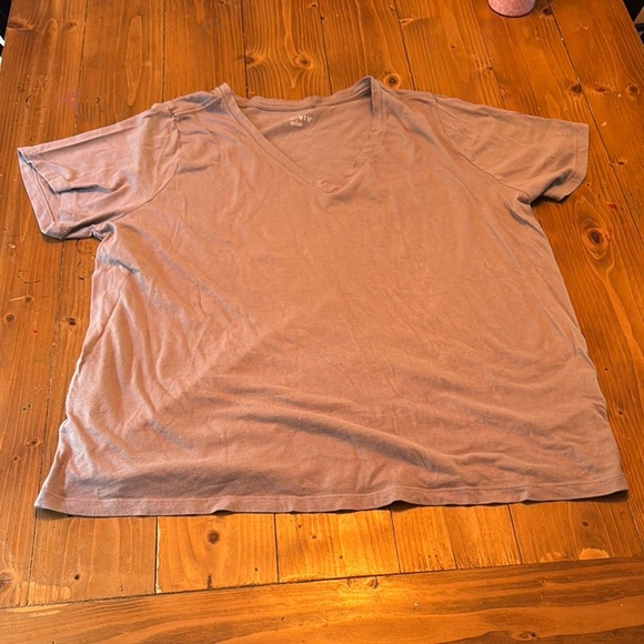 Ava & Viv Taupe v neck tshirt 1x - Picture 1 of 8